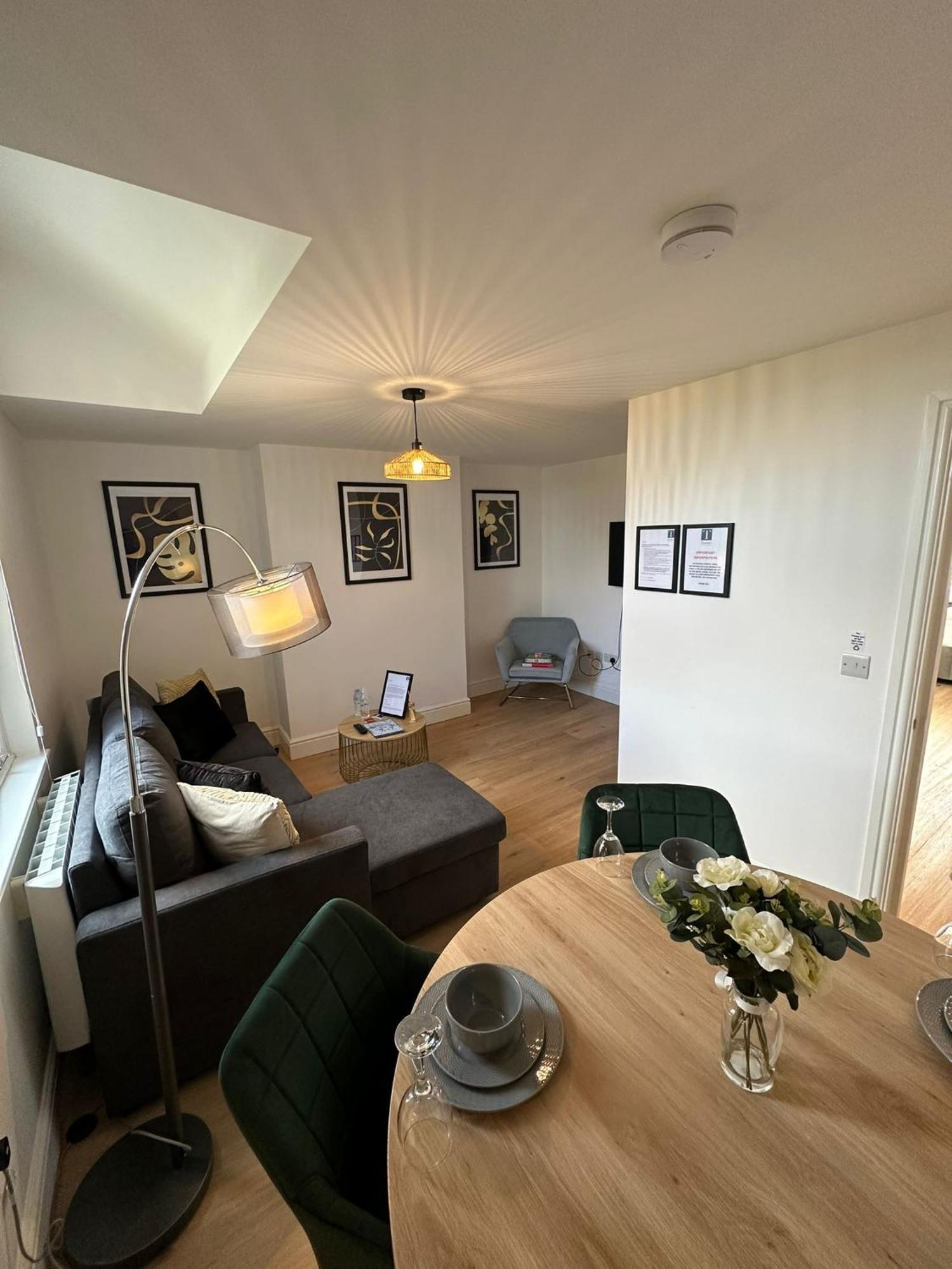 Central Cambridge Apartments By Tas ภายนอก รูปภาพ